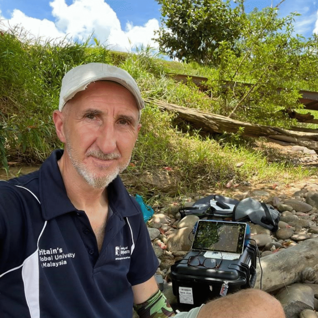 Prof. Dr. Christopher Gibbins